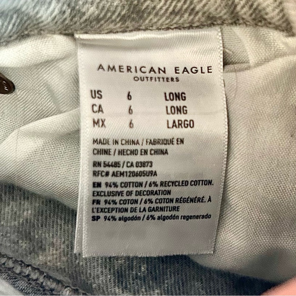 🍒(A461) Women’s American Eagle Jeans. Light Gray Distressed Wash. Size: 6 Long - Picture 8 of 15